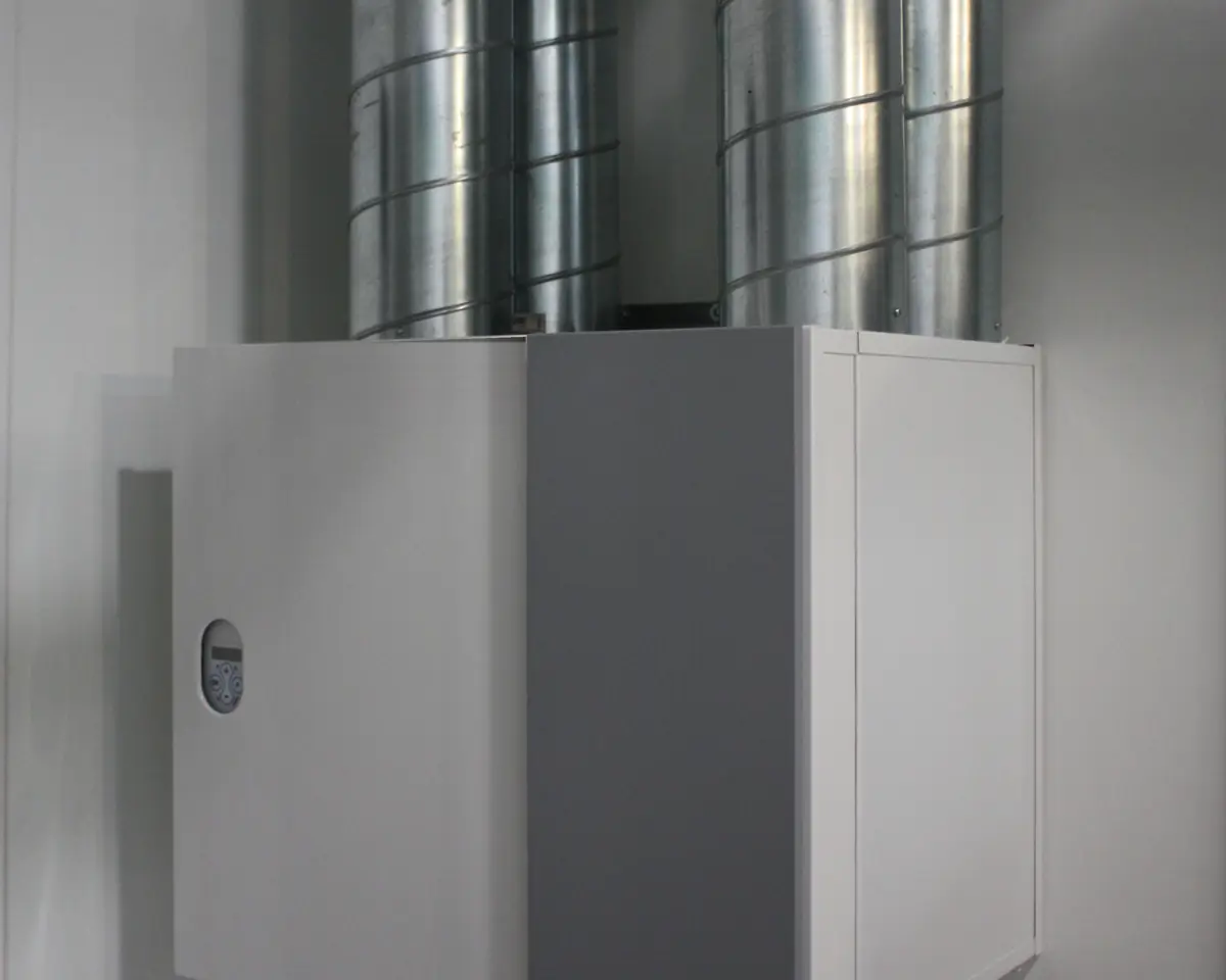 Unità VMC con recuperatore di calore e i quattro canali dell’aria